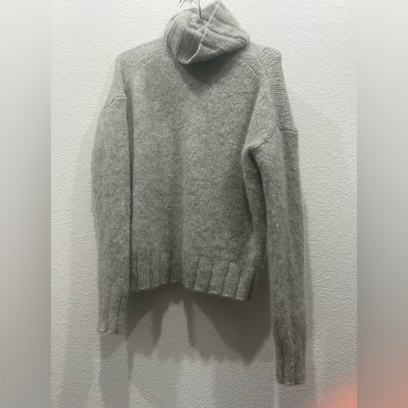 Nili Lotan Gray Wool Sweater